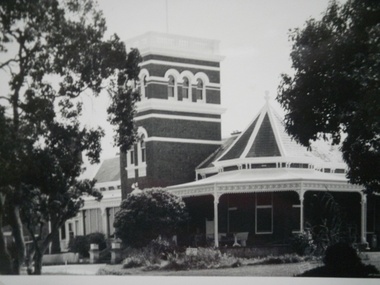 Historical Caulfield to 1972, photo album by Jenny O’Donnell, North Rd