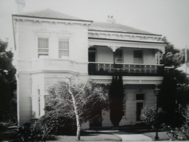 Historical Caulfield to 1972, photo album by Jenny O’Donnell, Orrong, Cres