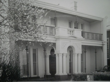 Historical Caulfield to 1972, photo album by Jenny O’Donnell, Queens Ave
