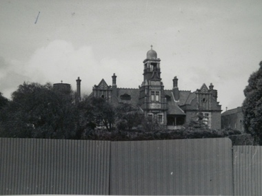 Historical Caulfield to 1972, photo album by Jenny O’Donnell, St James Pde