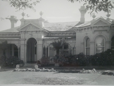 Historical Caulfield to 1972, photo album by Jenny O’Donnell, Sandham St