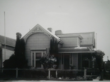 Historical Caulfield to 1972, photo album by O’Donnell, Jenny, Sydney St
