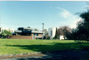 Article - East Caulfield Park