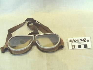 Dispatch Riders Gauntlets and Goggles