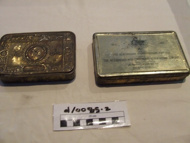 Gift tobacco tins