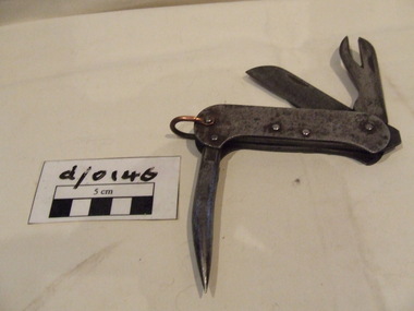 Folding knife