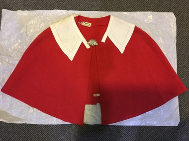 WW2 NURSES CAPE, 1943
