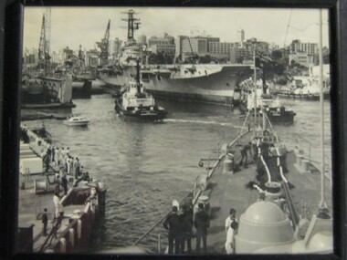 Picture HMAS Melbourne
