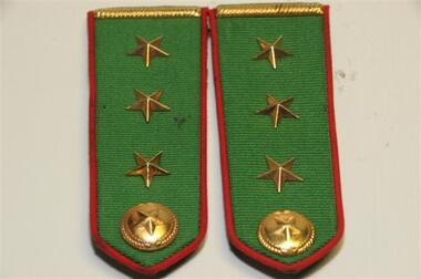 Epaulettes
