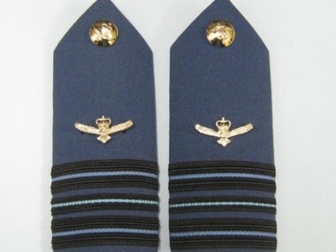 Epaulettes
