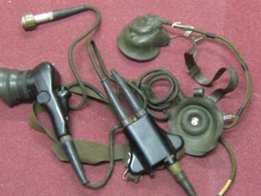 Mic and earphone set
