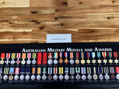 Decorative object - AUSTRALIAN  MILITARY  MEDALS  AND AWARDS