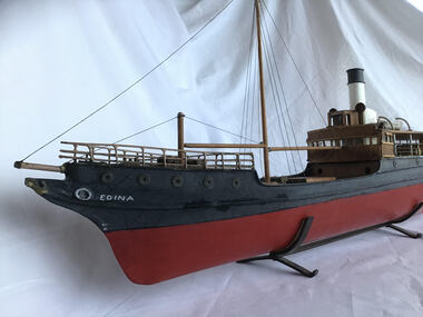 Leisure object - Model SS Edina, Les Hess