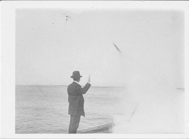 Photograph, Photographer unknown