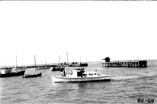 Black & white photo of the 'FLINDERS' under way at Queenscliffe