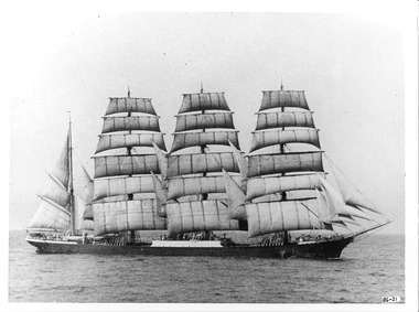 Photograph - Photograph of SV PASSAT, Photograph of SV PASSAT in the English Channel