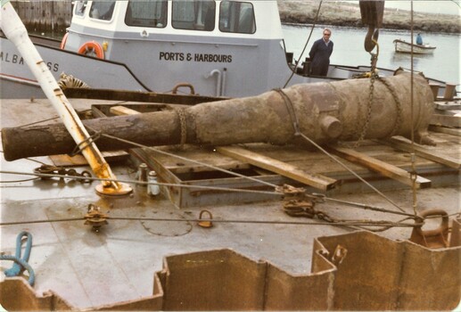 The disappearing gun at Queenscliffe during relocation to Queenscliffe Fort