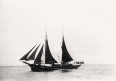 Marconi rigged schooner MILLEETA