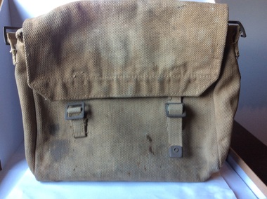 Small WWII pack c. 1939-1945