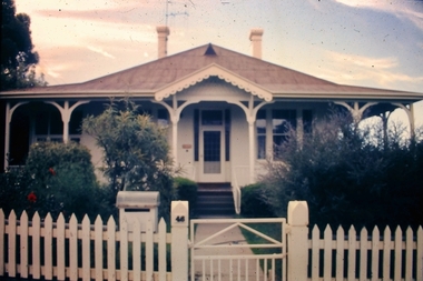 Slide - National Trust 46 Rowan Street, Edwardian Built 1908