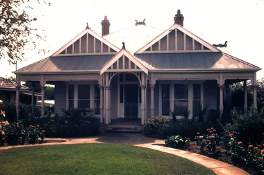 Slide - 152 Queen Street Bendigo