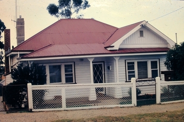 Slide - No 11 Bannerman Street Bendigo