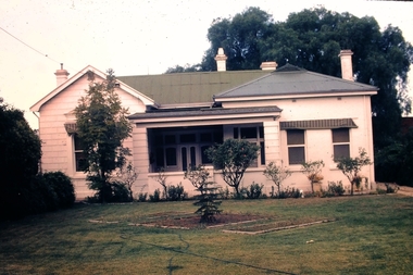 Slide - No 92 Forest Street Bendigo