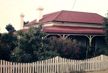 Slide - No 6 Michelsen Street North Bendigo