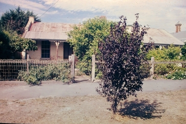 Slide - No 145-149 Carpenter Street Bendigo
