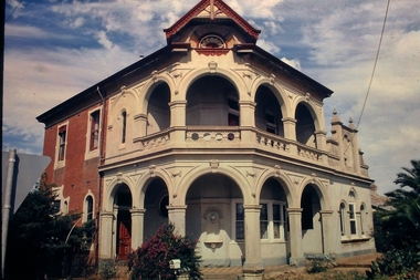 Slide - Avondale 145 Mitchell Street Bendigo