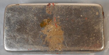 Functional object - Metal box with syringe