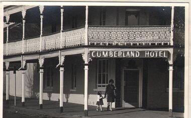 Photograph - Cumberland Hotel in Bendigo