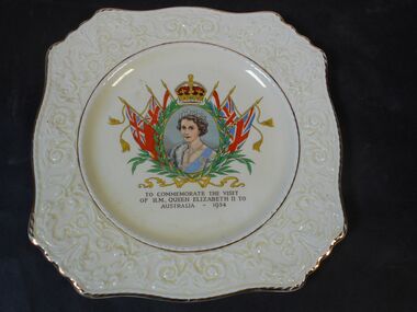 Memorabilia - Queen Elizabeth II Plate