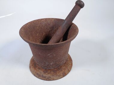 Functional object - Cast Iron Dolly Pot