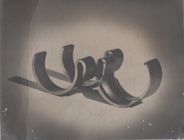 Photograph - BENDIGO ORDINANCE FACTORY COLLECTION: LINK BELT FOR HISPANO 20MM AMMUNITION - THREE TIMES FULL SIZE
