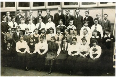 Photograph - BENDIGO BUSINESS COLLEGE - STUDENTS, 1916