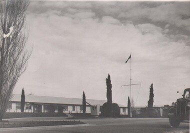 Photograph - BENDIGO ORDINANCE FACTORY COLLECTION: EXTERIOR PHOTOGRAPH OF THE ADMINISTRATION OFFICES, 1950s