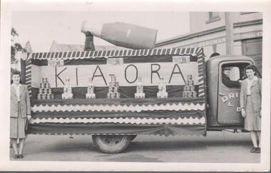 Photograph - KIA ORA ENTRY IN VICTORY PROCESSION 1946