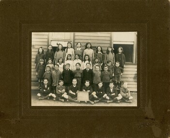 Photograph - BENDIGO SCHOOLS COLLECTION: STRATHFIELDSAYE STATE SCHOOL 1922 PHOTO OF PUPILS, 1922