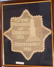 Craft - CROCHETED DOYLEY IN A FRAME