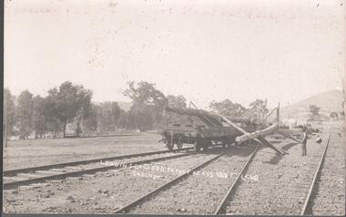 Postcard - POSTCARD. LOADING LOGS FOR POPPET HEADS, CHEVIOT