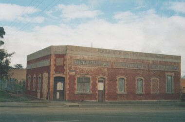 Photograph - EDITH LUNN COLLECTION: BUTTS HOTEL, ON THE CORNER OF WILLIAMSON STREET AND MCLAREN STREET