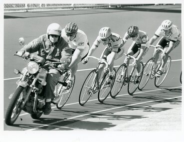 Photograph - BENDIGO ADVERTISER COLLECTION: BIKES, 1990s