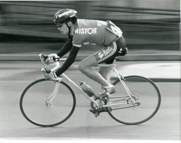 Photograph - BENDIGO ADVERTISER COLLECTION: BIKES, 1994