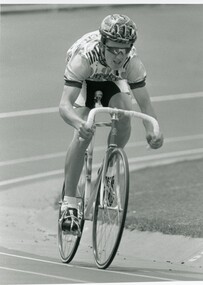 Photograph - BENDIGO ADVERTISER COLLECTION: BIKES, 1994
