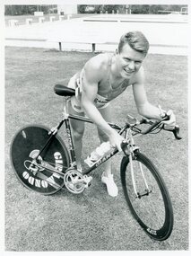 Photograph - BENDIGO ADVERTISER COLLECTION: BIKES, 1992
