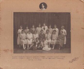Photograph - BAGGALEY COLLECTION: B&W PHOTOGRAPH OF 17 WOMEN