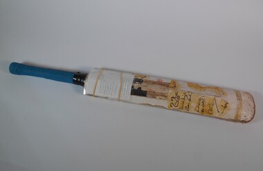 Leisure object - Rohan Moresi signed Cricket Bat
