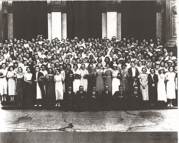 Document - LONG GULLY HISTORY GROUP COLLECTION: PHOTO HANRO STAFF & WORKERS APPROX 1933