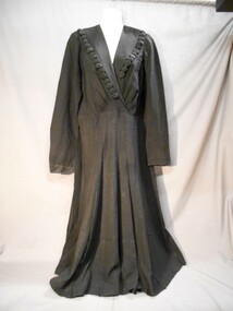 Clothing - LONG SLEEVED BLACK CREPE DRESS